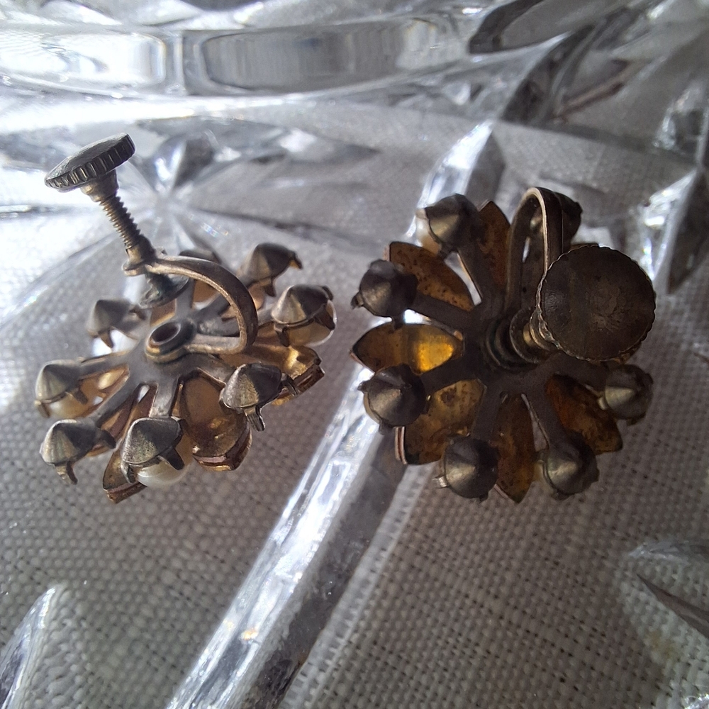 VTG Enamel Flower Screwback Earrings Pink Daisy Pearl Rhinestone Gold FABULOUS! - Picture 5 of 6